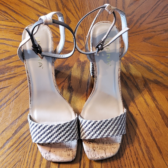 Heels - Picture 4 of 4